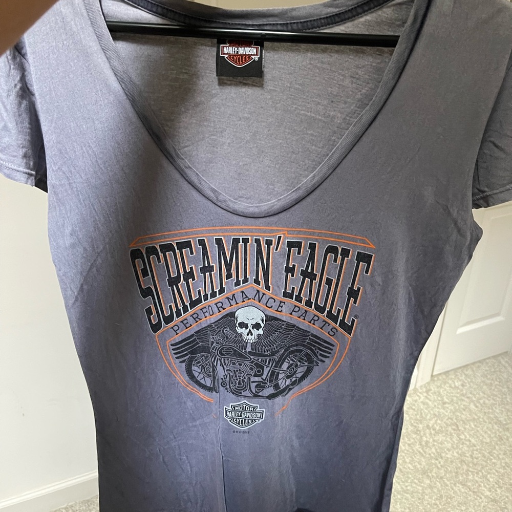 Screaming Eagle fitted tee v neck
